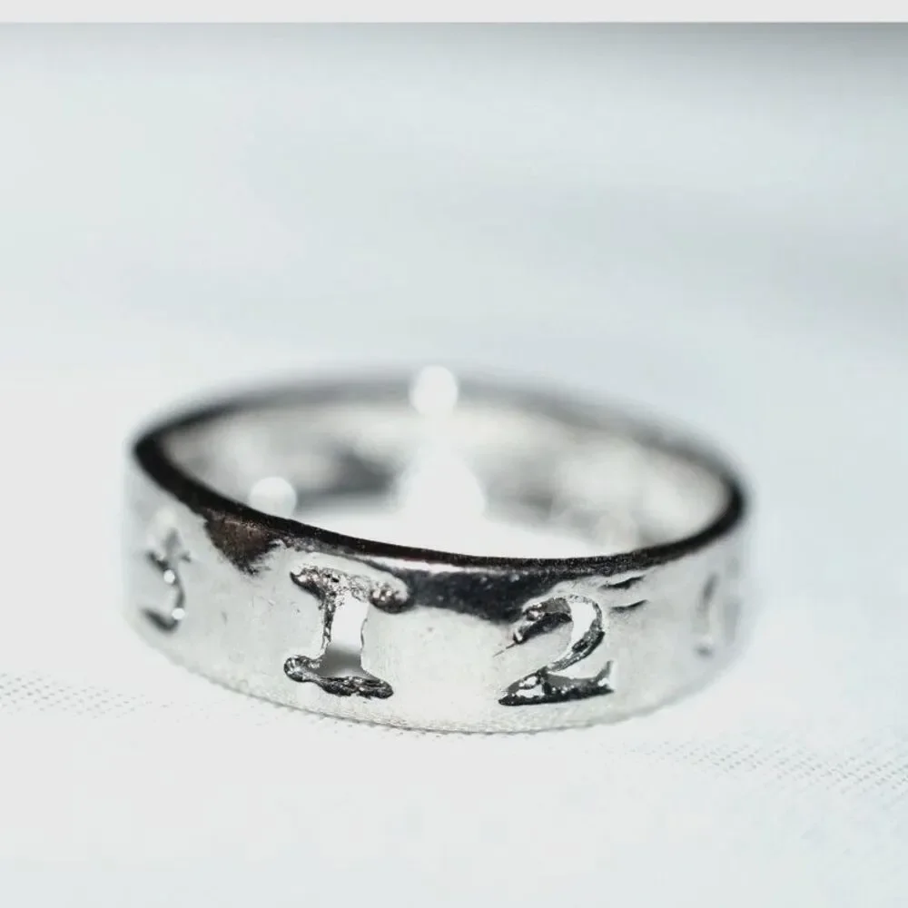 NWOT Numbers/Symbols Silver Tone Size 8 Band Unisex Trendy Ring
